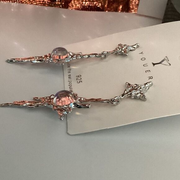 ⭐️SilverTone Cross Melting Moonstone Post back Earrrings. - Picture 15 of 16